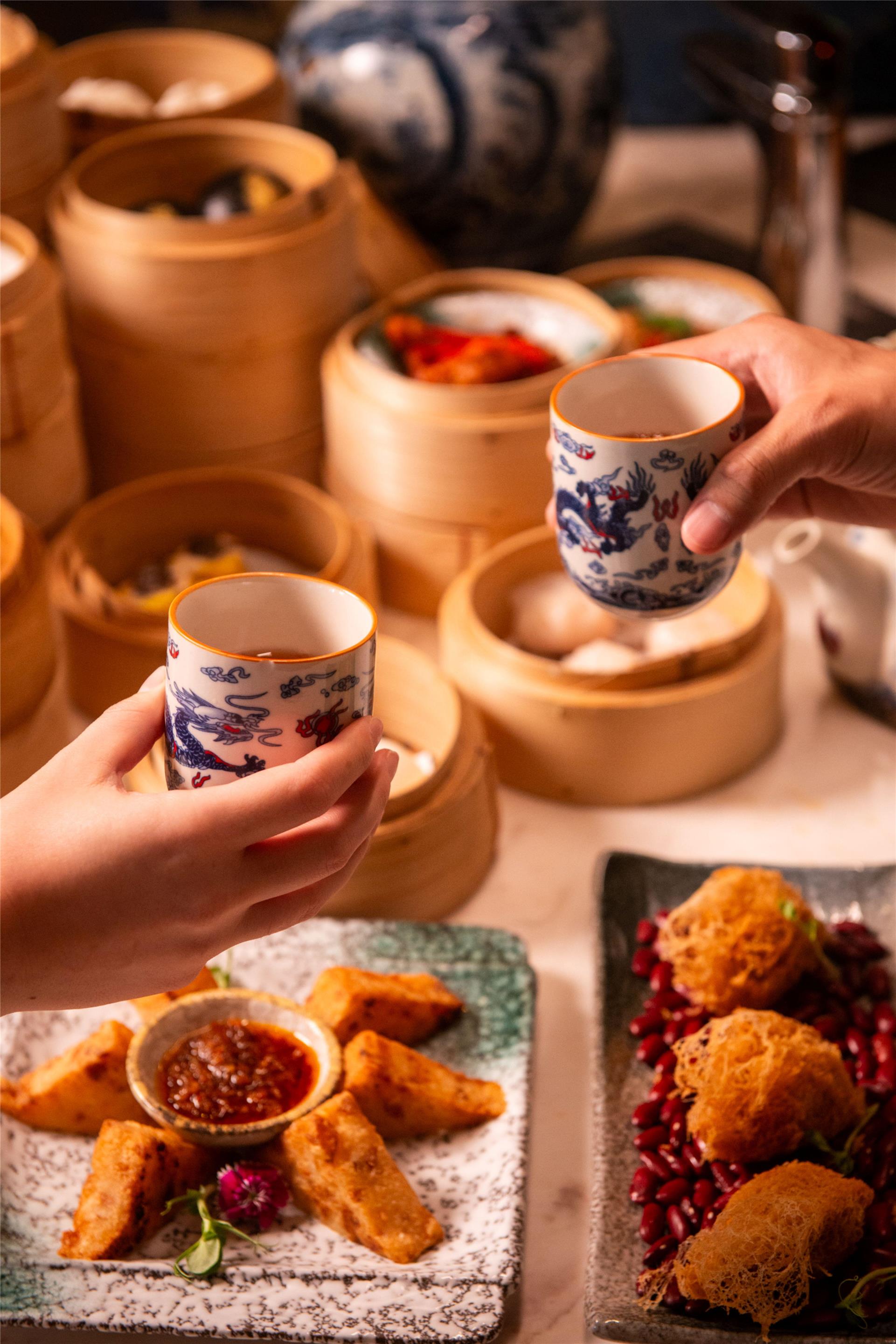 Radisson Blu Plaza Hotel, Bangkok - China Table