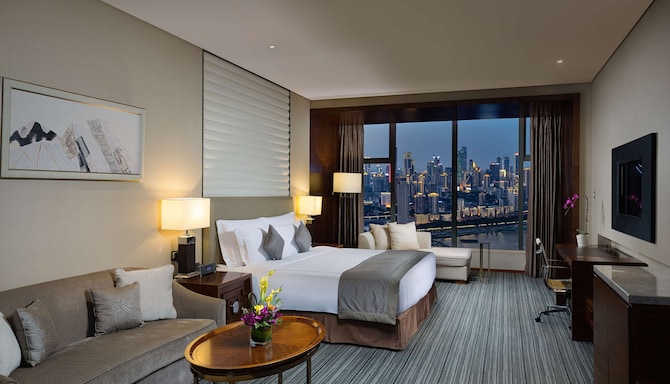 Radisson Blu Plaza Hotel, Chongqing - Executive Room