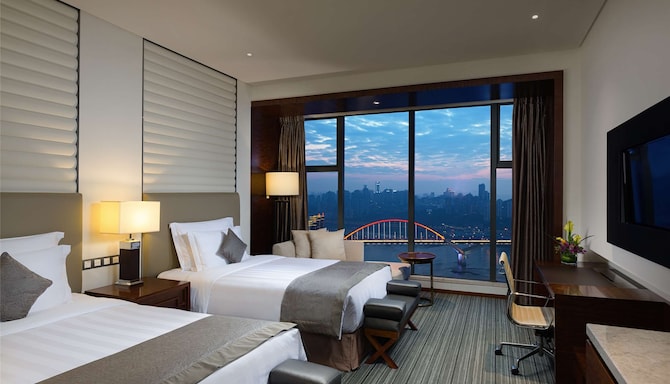 Radisson Blu Plaza Hotel, Chongqing - Deluxe Room