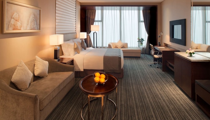 Radisson Blu Plaza Hotel, Chongqing - Deluxe Room