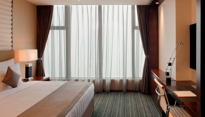 Radisson Blu Plaza Hotel, Chongqing - Deluxe Room