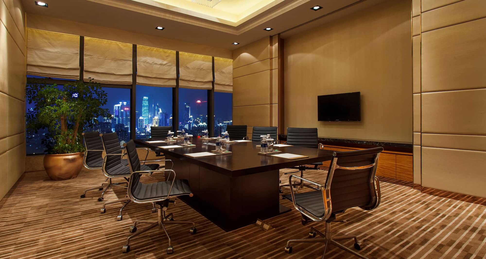 Radisson Blu Plaza Chongqing - Business Club Meeting Room