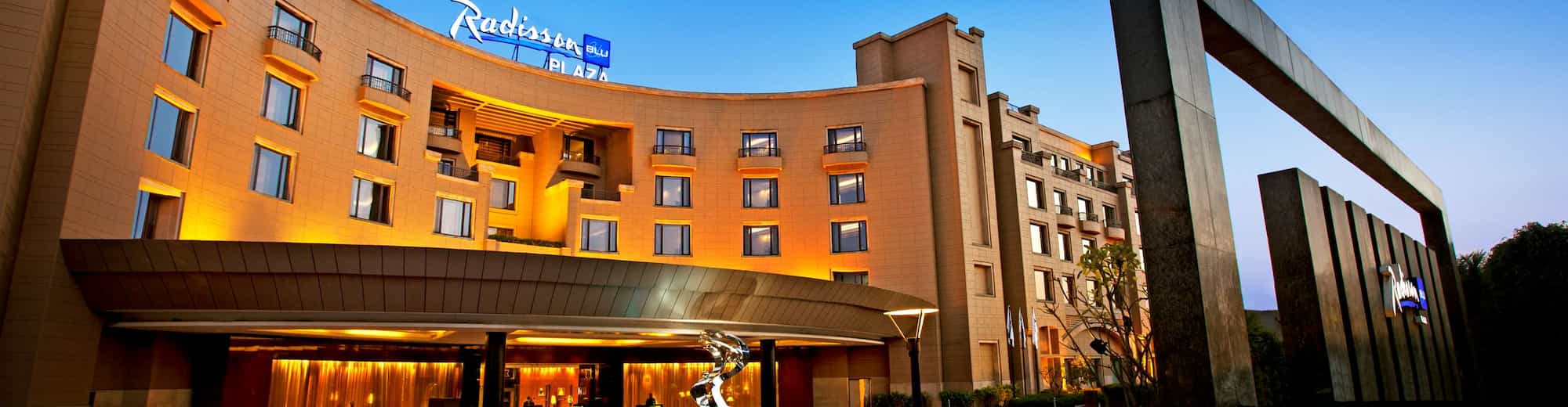 Radisson Blu Plaza Delhi Airport - Entrance