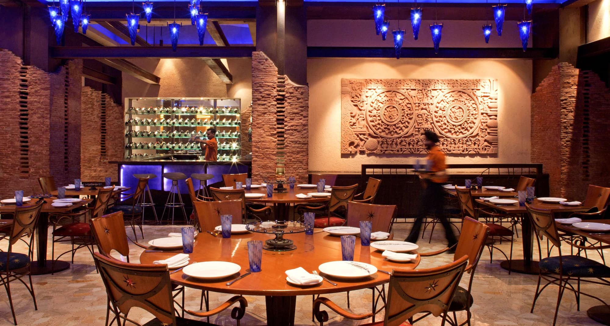 Radisson Blu Plaza Delhi Airport - Restaurant