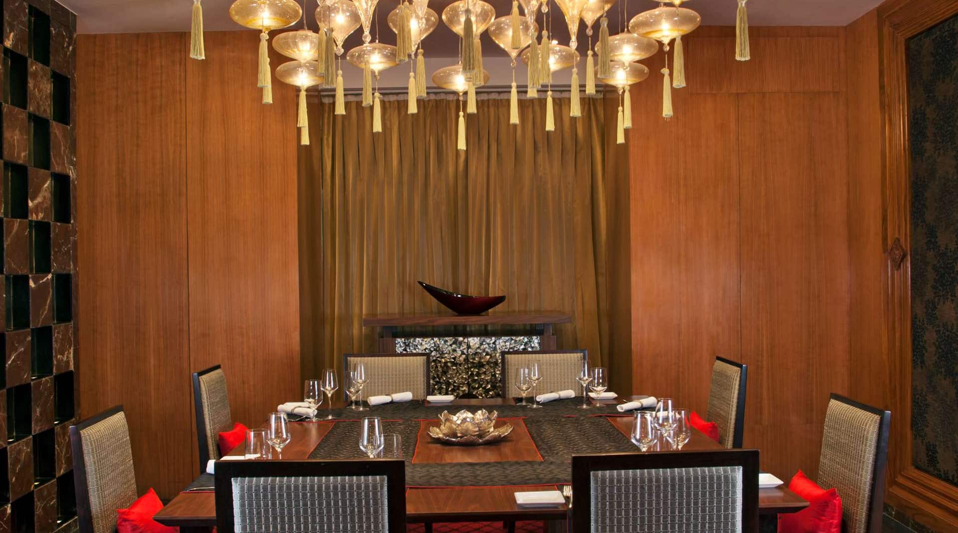 Radisson Blu Plaza Delhi Airport - Restaurant