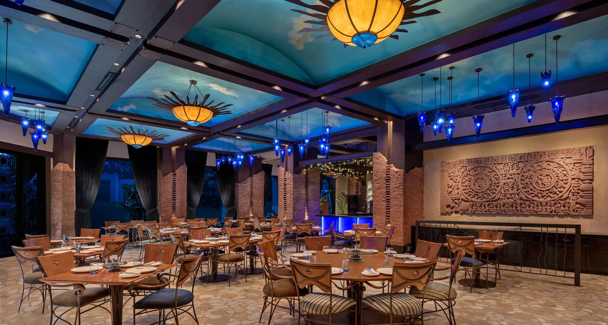 Radisson Blu Plaza Hotel, Delhi Airport - Restaurant - TGKF