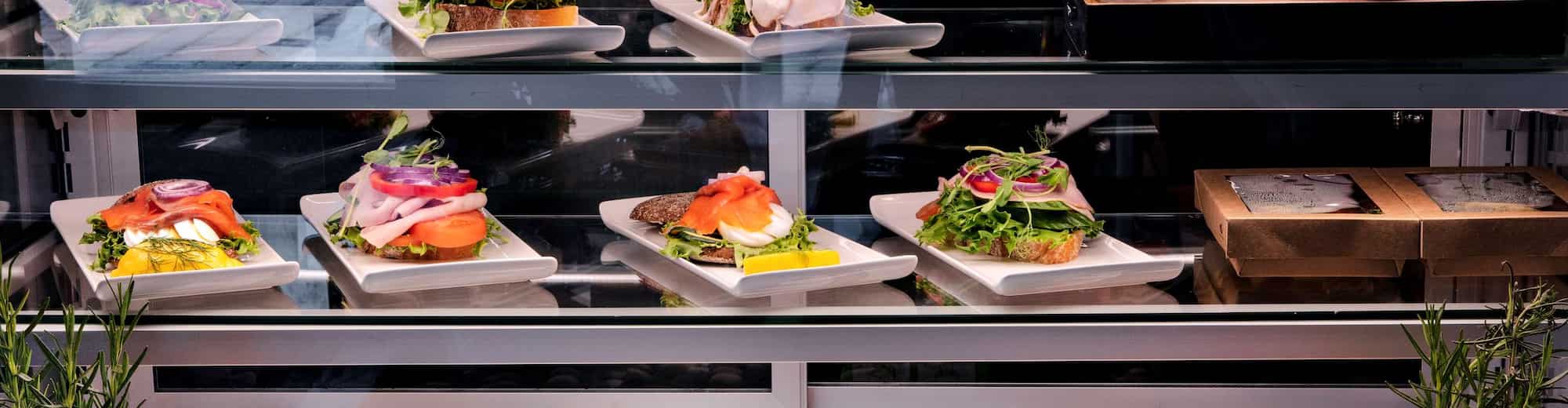 Radisson Blu Plaza Hotel, Helsinki - Hotel lobby cafe food