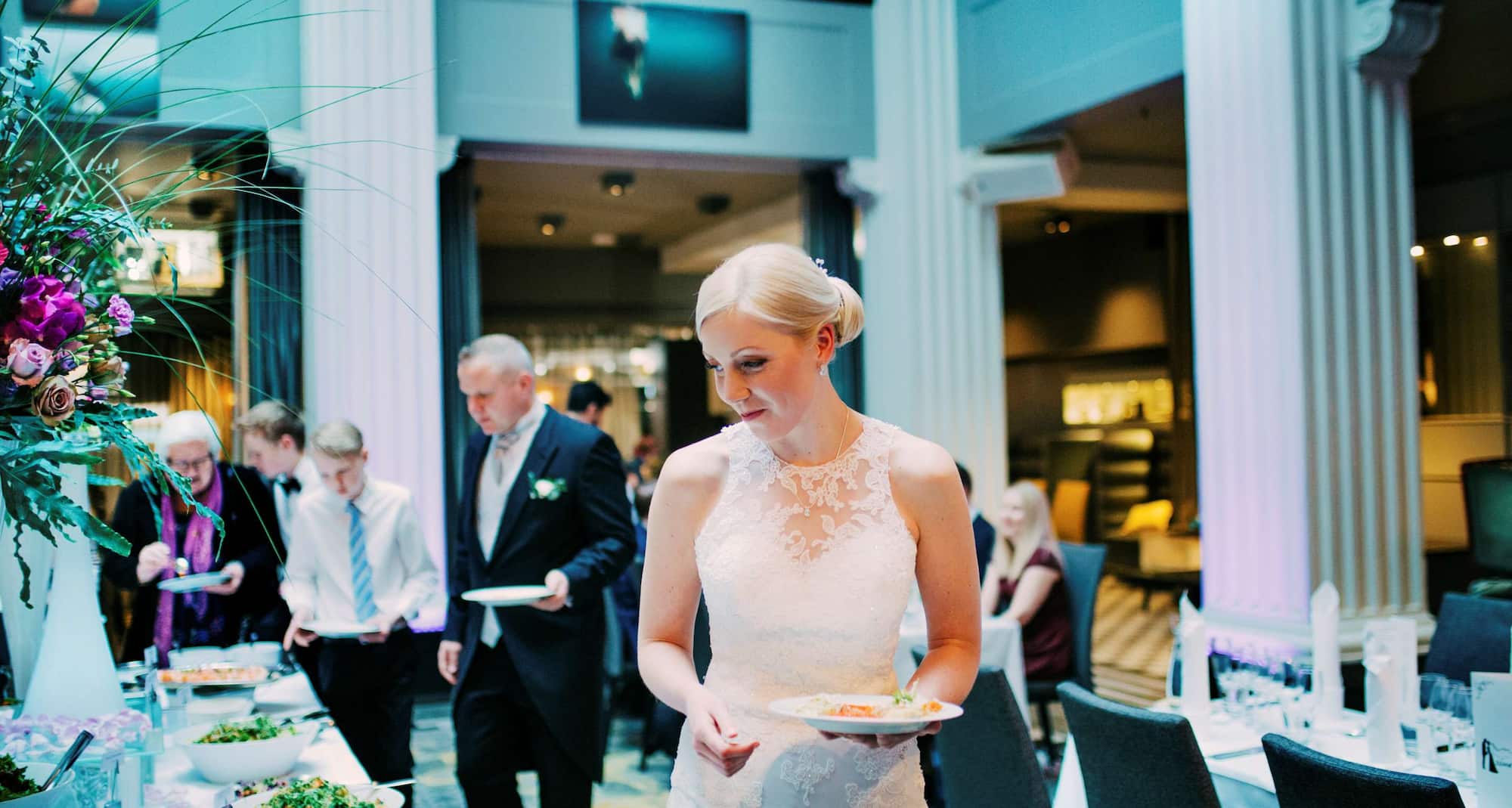 Radisson Blu Plaza Hotel, Helsinki - гости на свадьбе