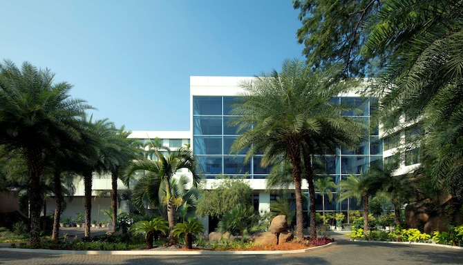 Radisson Blu Plaza Hotel Hyderabad Banjara Hills - Exterior