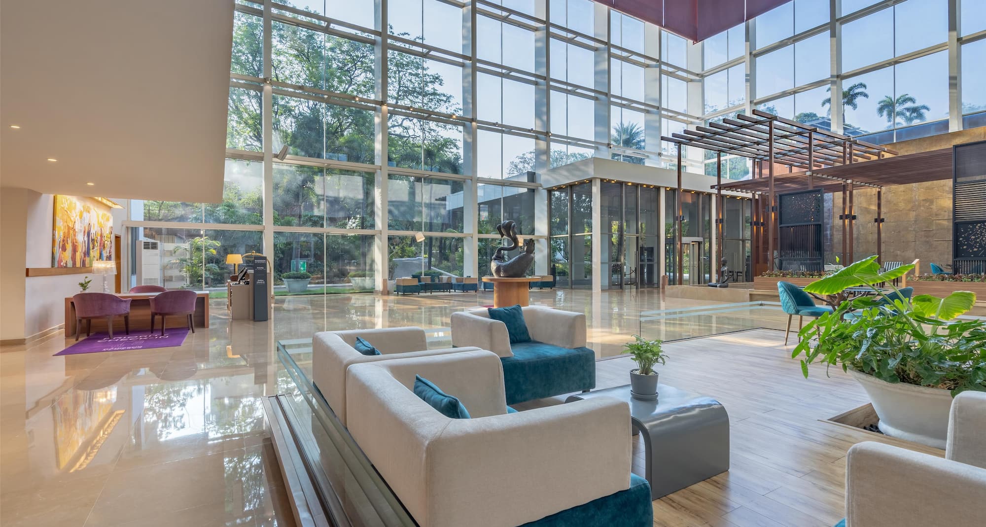 Radisson Blu Plaza Hotel, Hyderabad Banjara Hills - Lobby