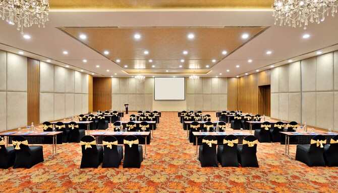 Radisson Blu Plaza Hotel Hyderabad Banjara Hills - Meeting Room