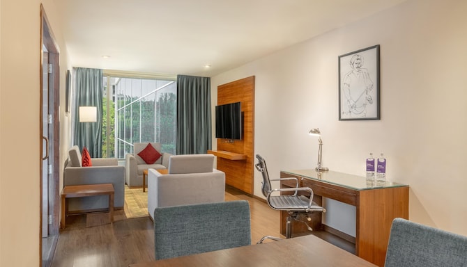 Radisson Blu Plaza Hotel, Hyderabad Banjara Hills - Executive Suite