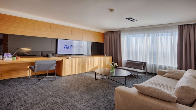 Radisson Blu Plaza Hotel, Ljubljana - One Bedroom Suite