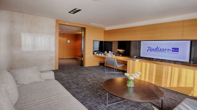 Radisson Blu Plaza Hotel, Ljubljana - One Bedroom Suite