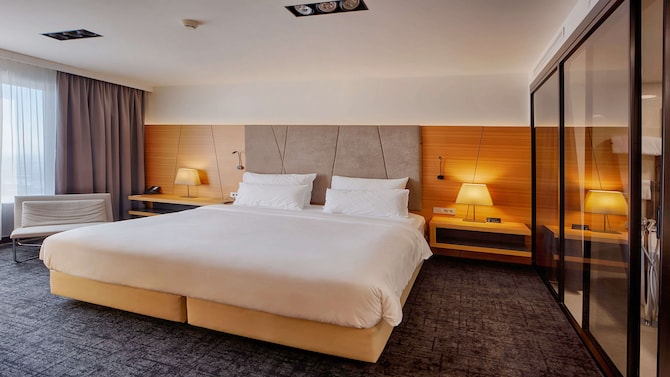 Radisson Blu Plaza Hotel, Ljubljana - One Bedroom Suite
