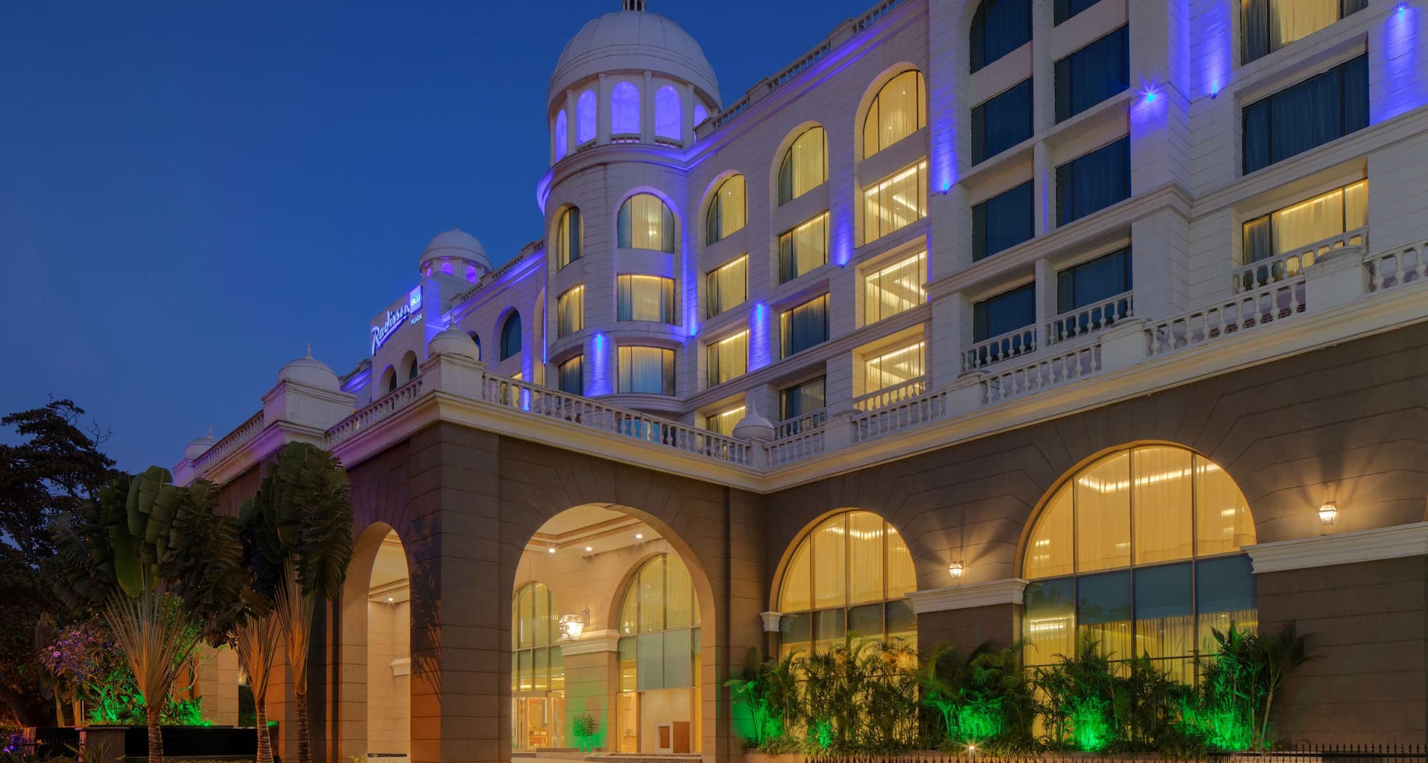 Radisson Blu Plaza Hotel Mysore - Hotel Facade