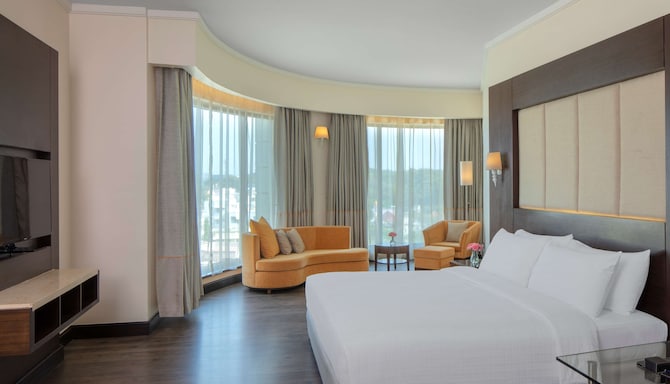 Radisson Blu Plaza Hotel Mysore - Junior Suite
