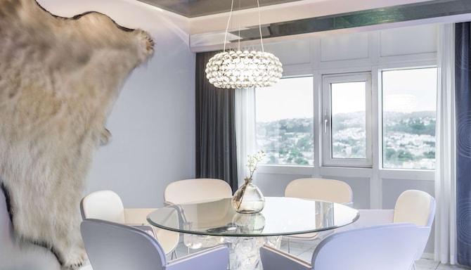 Radisson Blu Plaza Hotel, Oslo - Polar Suite Dinner Table