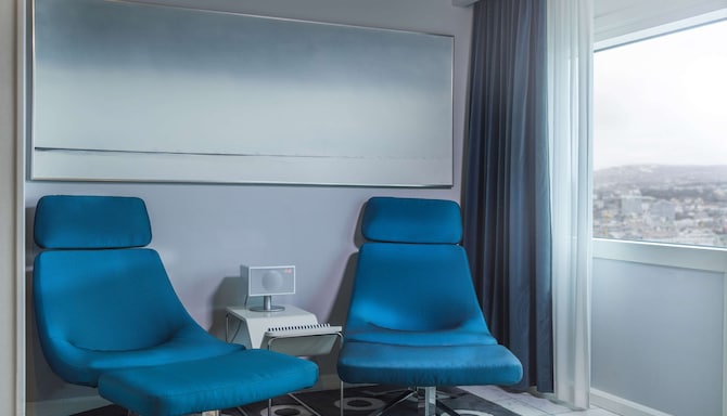 Radisson Blu Plaza Hotel, Oslo - Polar Suite Chairs