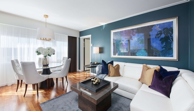Radisson Blu Plaza Hotel, Oslo - Ferdinand Finne - Suite living room