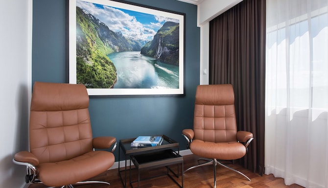 Radisson Blu Plaza Hotel, Oslo - Fjord - Suite living room