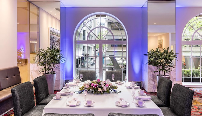 Radisson Blu Plaza Hotel Sydney - Lady Fairfax