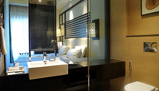 Radisson Blu Plaza Resort & Convention Centre Karjat - Bathroom
