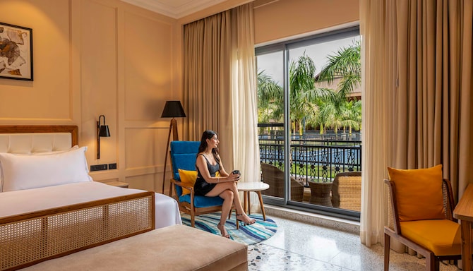 Radisson Blu Plaza Resort & Convention Centre, Karjat - Executive Bedroom