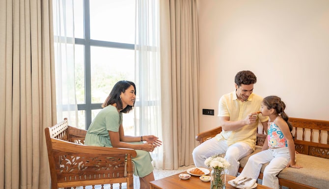 Radisson Blu Plaza Resort & Convention Centre, Karjat - Premium Room Living area