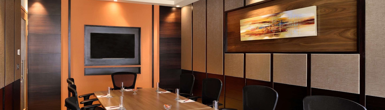 Radisson Blu Plaza Resort and Convention Centre Karjat - Meeting Room
