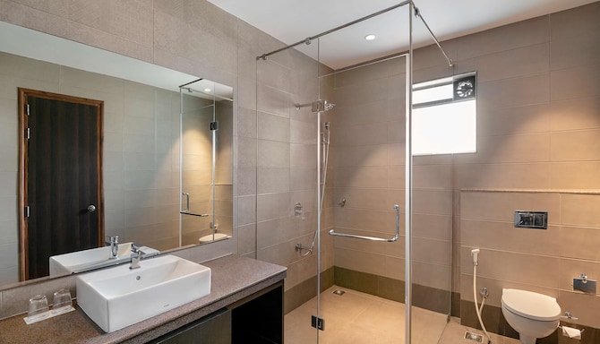 Radisson Blu Plaza Resort & Convention Centre Karjat - Two Bedroom Villa - Bathroom