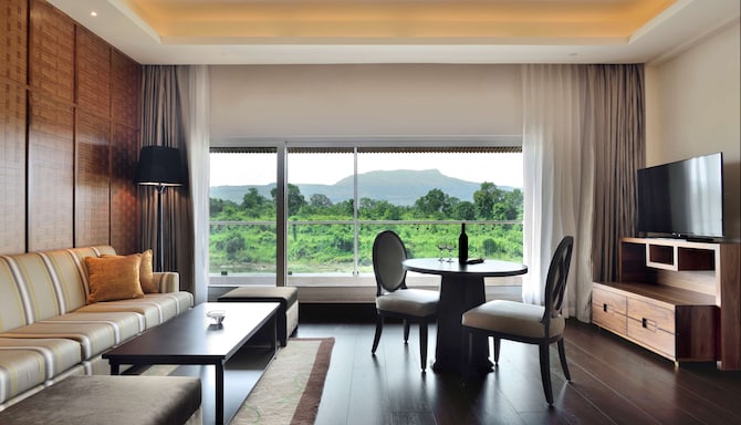 Radisson Blu Plaza Resort & Convention Centre Karjat - Suite Living Room