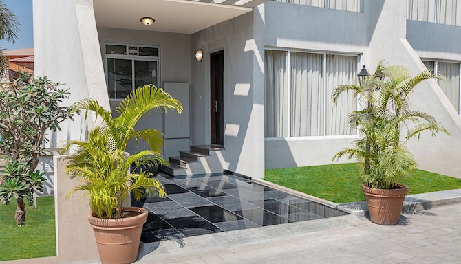 Radisson Blu Plaza Resort & Convention Centre Karjat - Two Bedroom Villa - Exterior