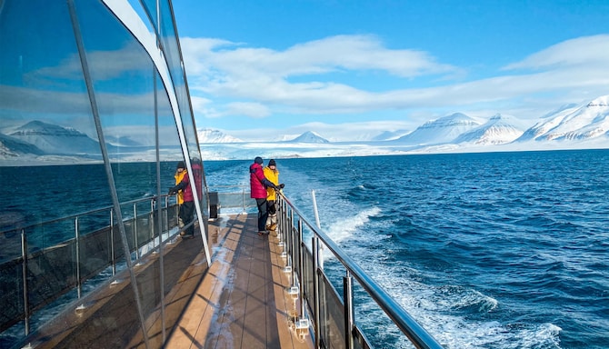 Radisson Blu Polar Hotel, Spitsbergen - Wildlife and glacier catamaran tour