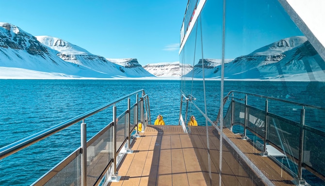 Radisson Blu Polar Hotel, Spitsbergen - MS Bard Wildlife tour