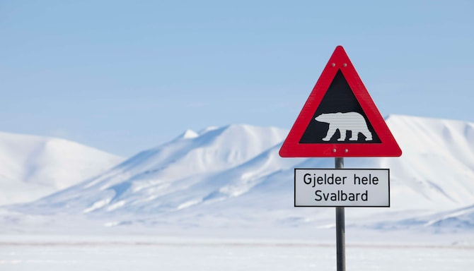 Radisson Blu Polar Hotel, Spitsbergen - Polar bear sign