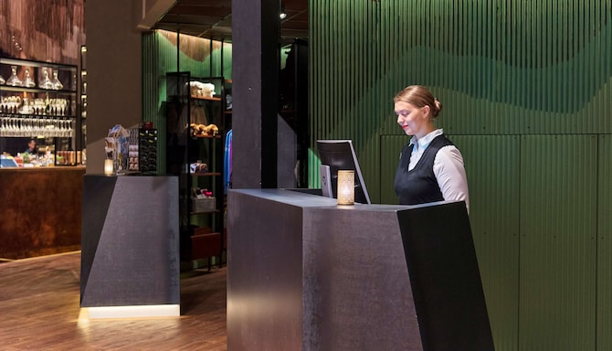 Radisson Blu Polar Hotel, Spitsbergen - Reception