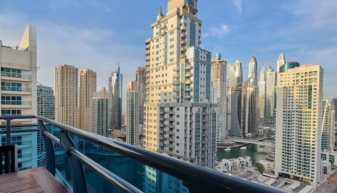 Radisson Blu Residence, Dubai Marina - Balcony View - Marina View
