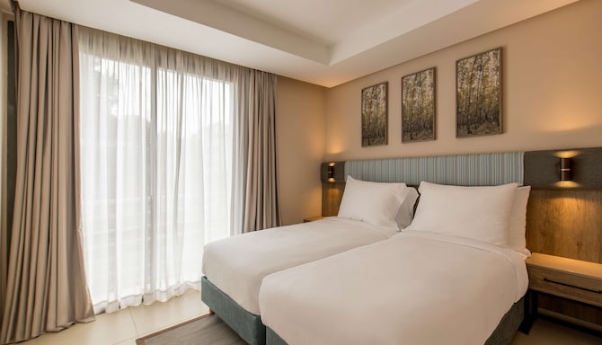 راديسون بلو ريزيدينس، الحسيمة، جناح بنغالو يضم ثلاث غرف نوم وتراس ويتميز بإطلالة على البحر