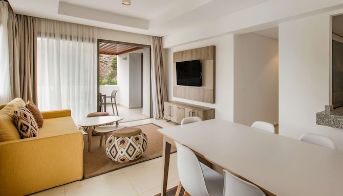 راديسون بلو ريزيدينس، الحسيمة، شقة بغرفتي نوم بها تراس