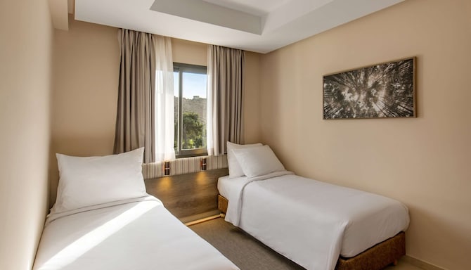 راديسون بلو ريزيدينس، الحسيمة، شقة بغرفتي نوم بها تراس وتتميز بإطلالة على البحر