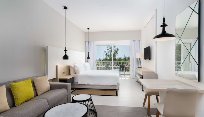 Radisson Blu Residences, Saidia - Studio with balcony and partial sea view - king bed