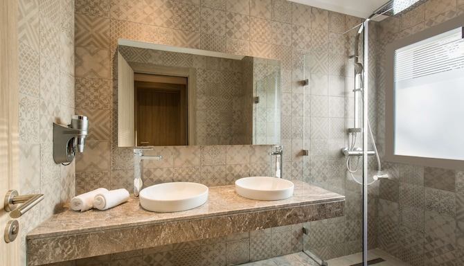 Radisson Blu Resort, Al Hoceima - Premium kamer badkamer