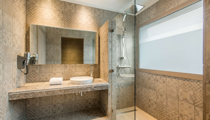 Radisson Blu Resort, Al Hoceima - Junior suite badkamer