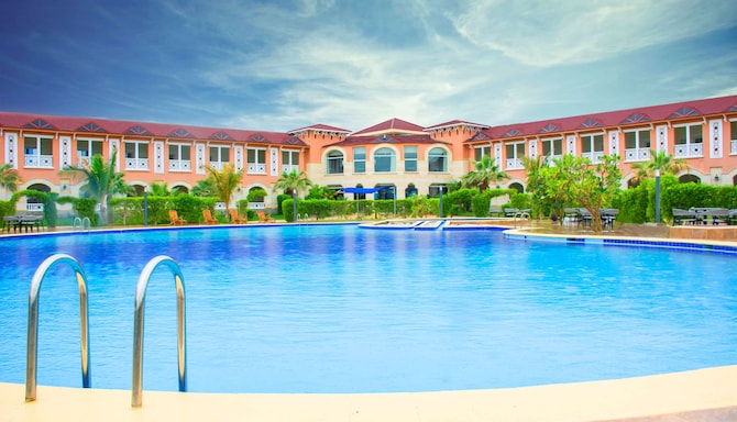 Radisson Blu Resort, Al Khobar Half Moon Bay - Pool
