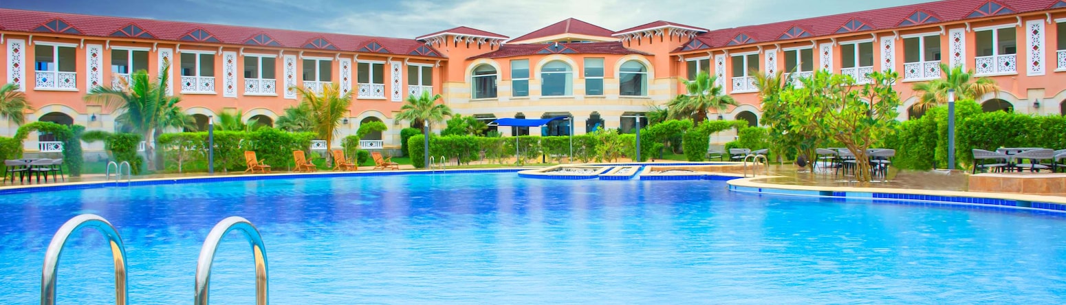 Radisson Blu Resort, Al Khobar Half Moon Bay - Pool