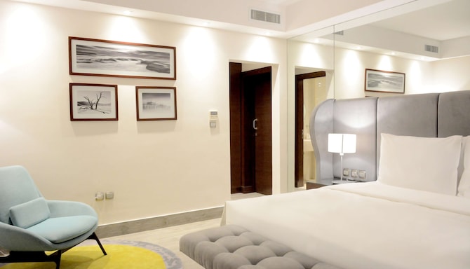 Radisson Blu Resort, Al Khobar Half Moon Bay - Chalet master bedroom