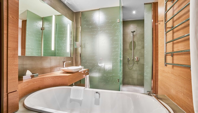 Radisson Blu Resort, Bukovel - Bathroom
