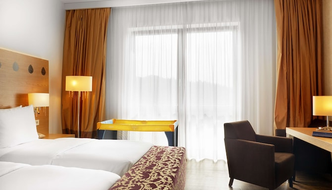 Radisson Blu Resort, Bukovel - Guest room with baby cot