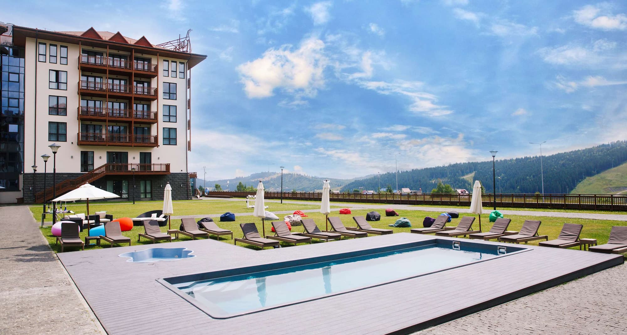 Radisson Blu Resort, Bukovel - Outdoor pool